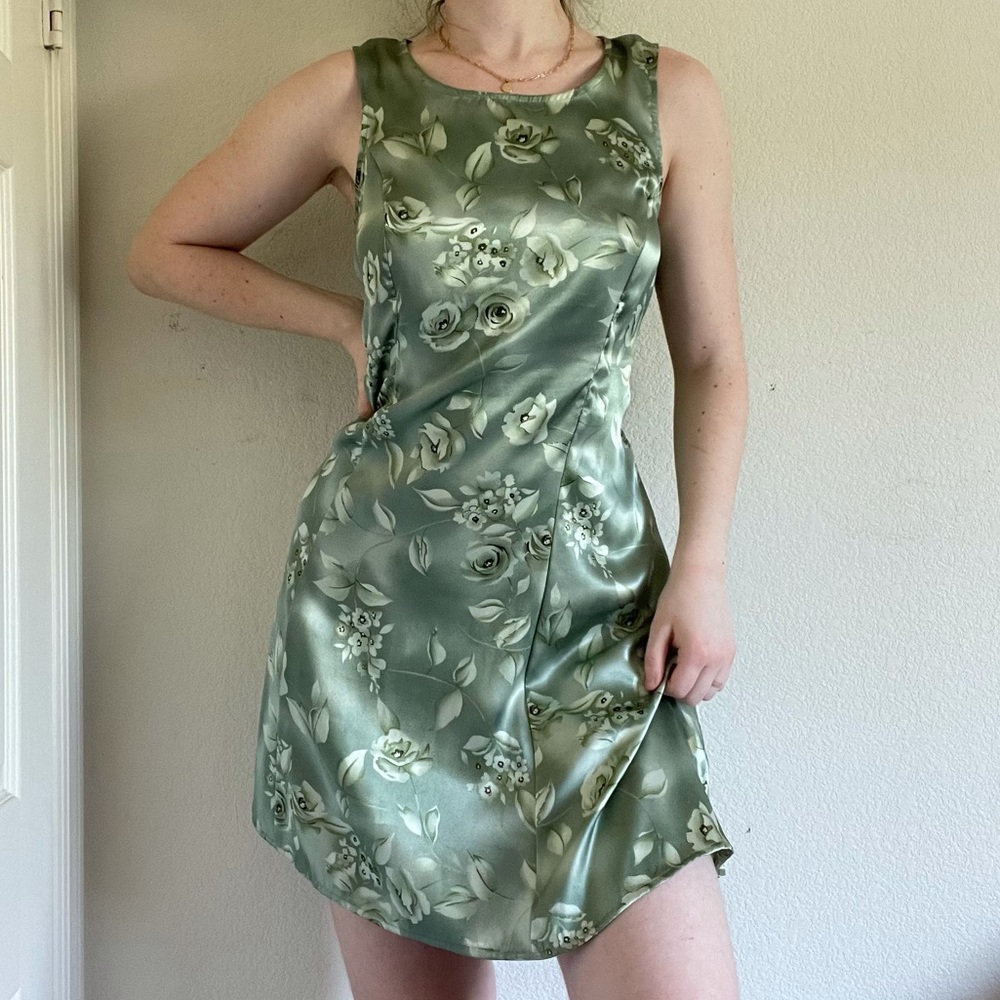 2000’s green floral tie back dress